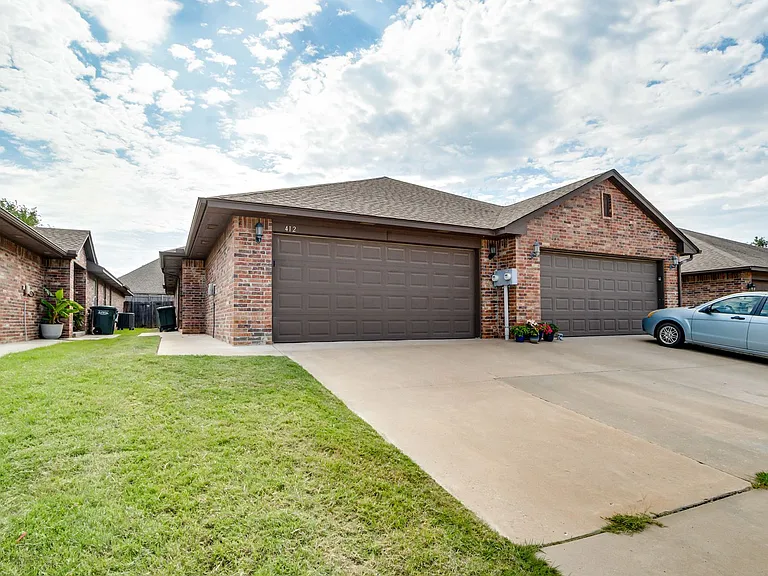 412 Chalk Hill Ct — Photo 43