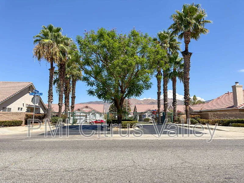 2 bed, 2.0 bath, 1512 sqft, $2,200 — Photo 2