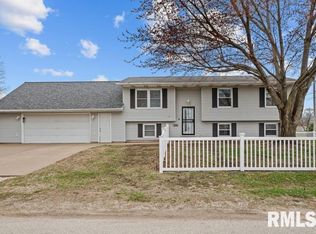 226 3rd St, Colona, IL 61241