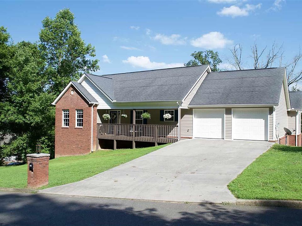 1st image of 824 Mountain Grove Ln