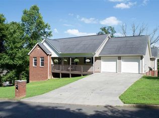 824 Mountain Grove Ln, Seymour, TN 37865