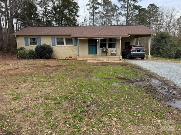 520 Moore St, Wadesboro, NC 28170