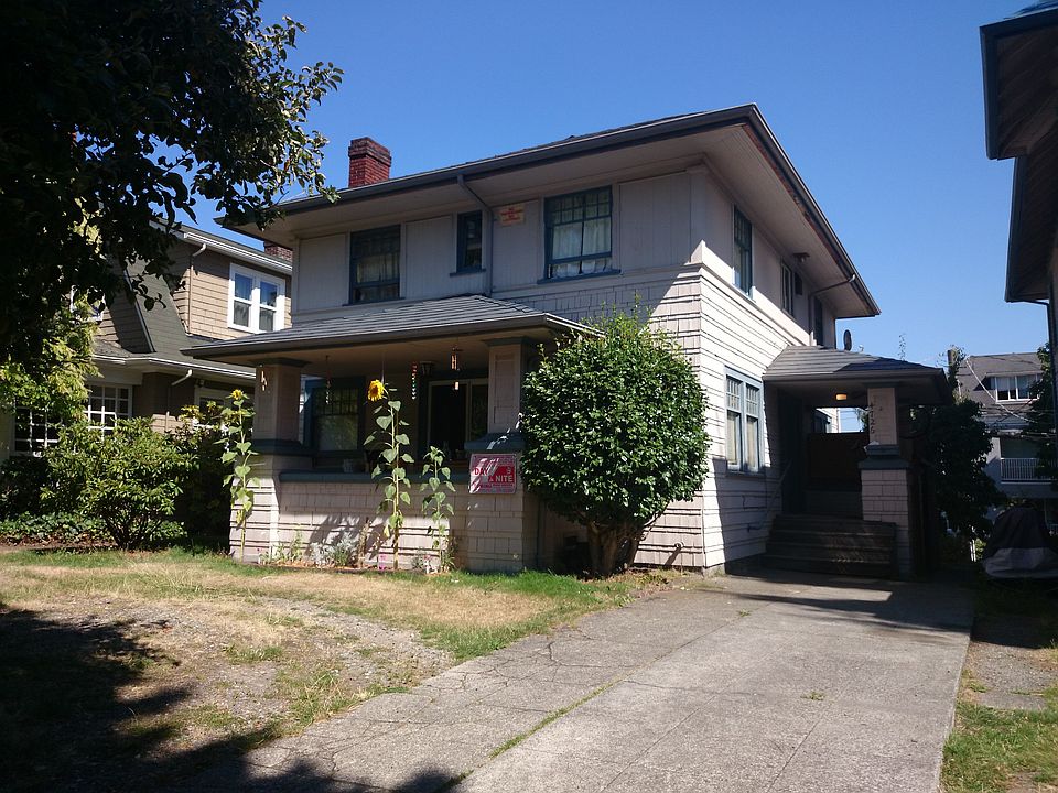 2nd image of 4726 18th Ave NE