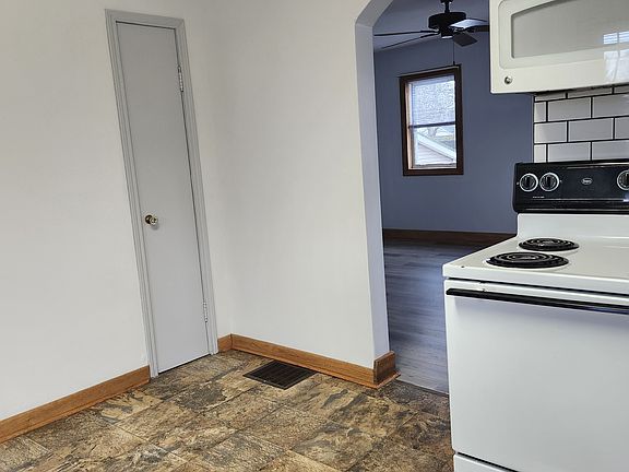 5th image of 902 E Henry St
