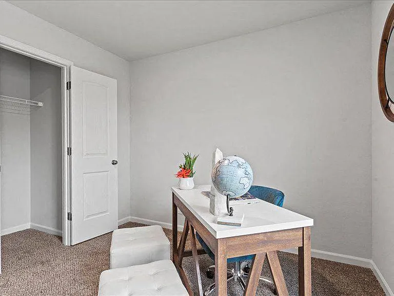 Oak Woods Townhomes — Photo 23