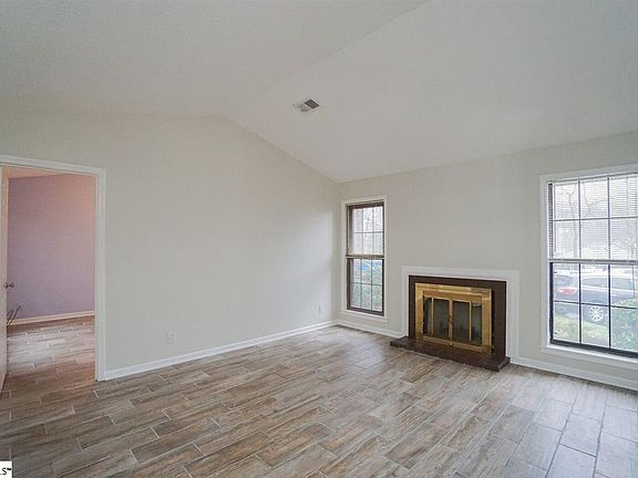 4th image of 10 Forest Lake Dr #1