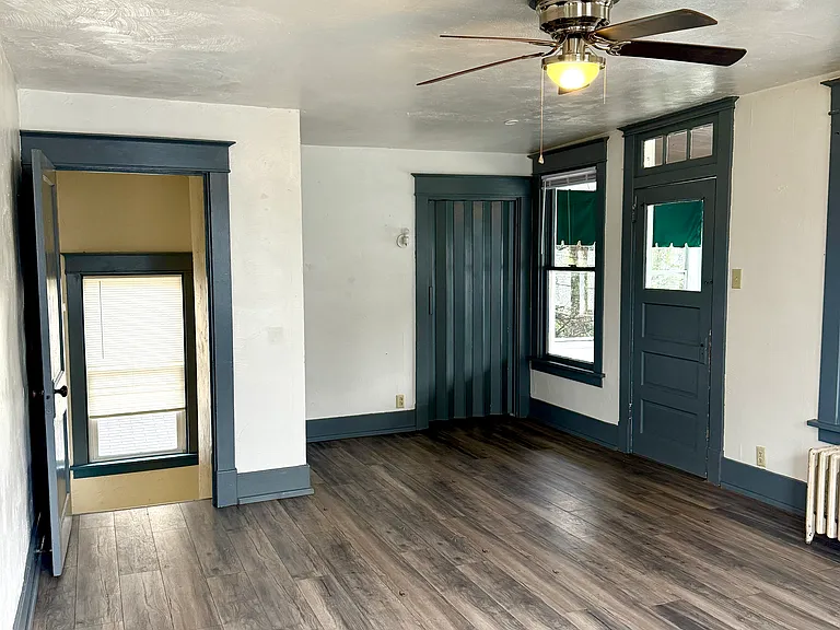 565 W Brady St #1/2 — Photo 4