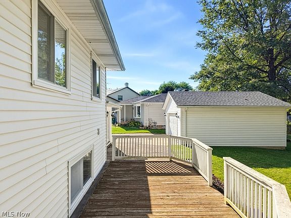 5th image of 14924 Carol Dr