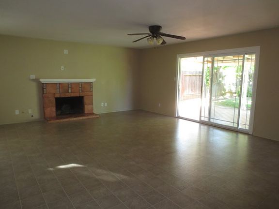 2nd image of 1131 W El Camino Ave