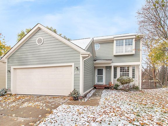 2nd image of 31224 Columbia Dr #1