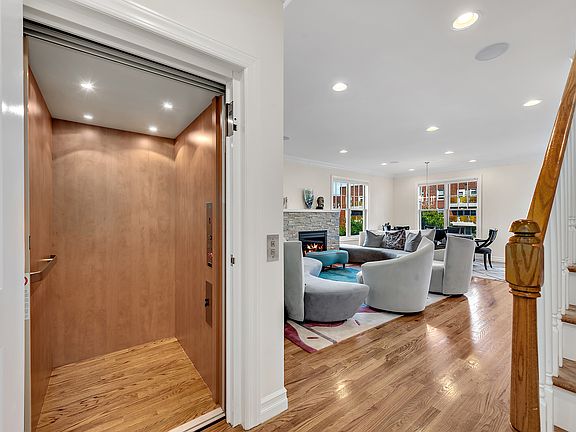 9 Hidden Ridge Court