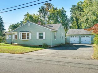 63 Bowline St, Beachwood, NJ 08722