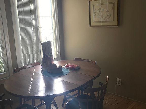3rd image of 217 S Elm Dr APT 3