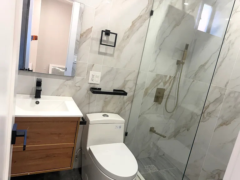 39-17 51st St #2 — Photo 3