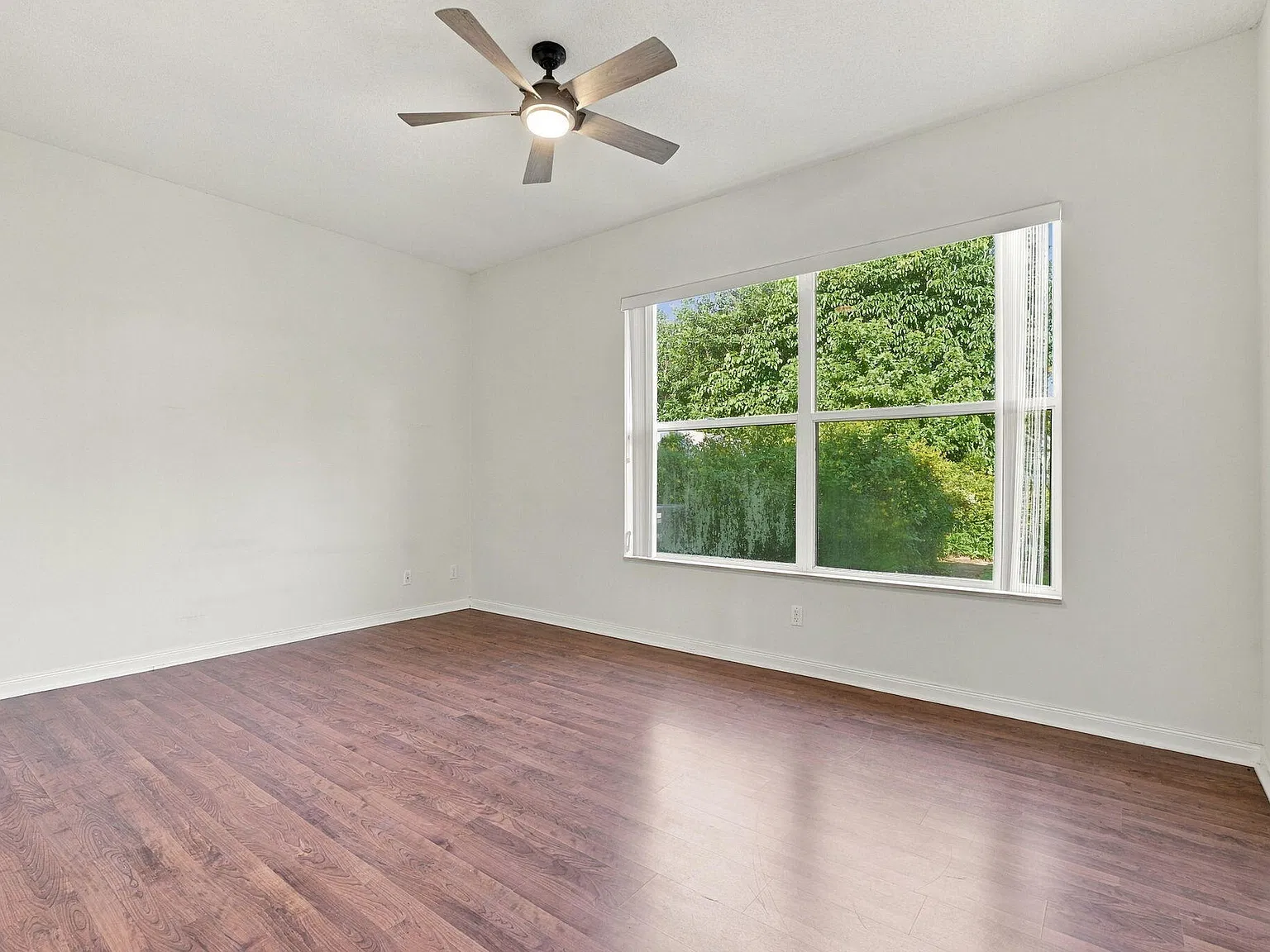 3 bed, 2.0 bath, 2017 sqft, $3,500 — Photo 2