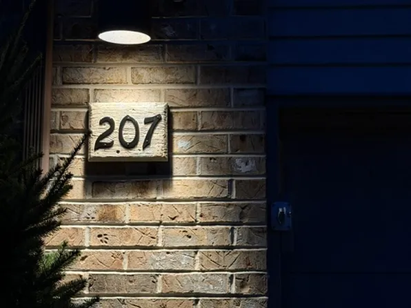 207 Steeplechase Cir, Wilmington, DE 19808