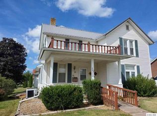 305 E Van Buren St, Garnavillo, IA 52049