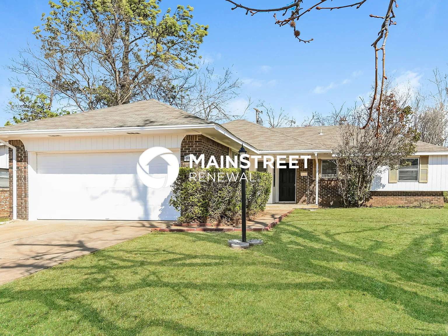 1113 W Woodcrest Dr — Photo 3