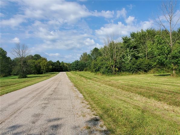 2 Weimer Dr, Ashtabula, OH 44004