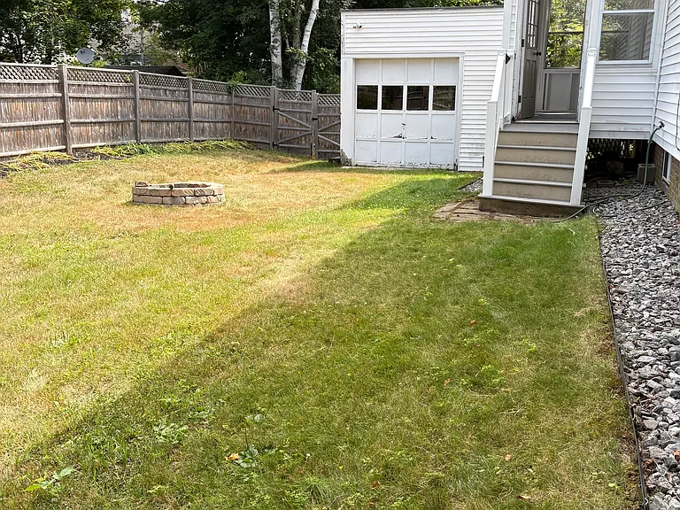 301 Maine St #1 — Photo 15