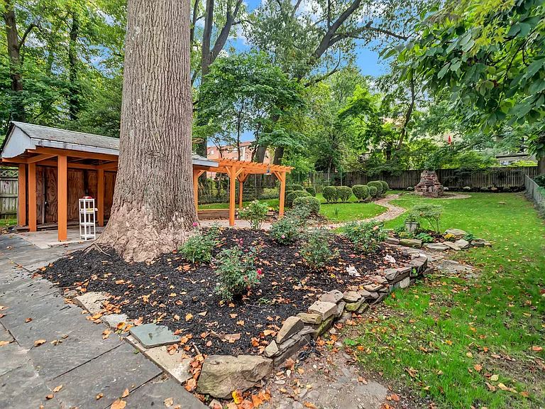 744 Silver Spring Ave — Photo 28
