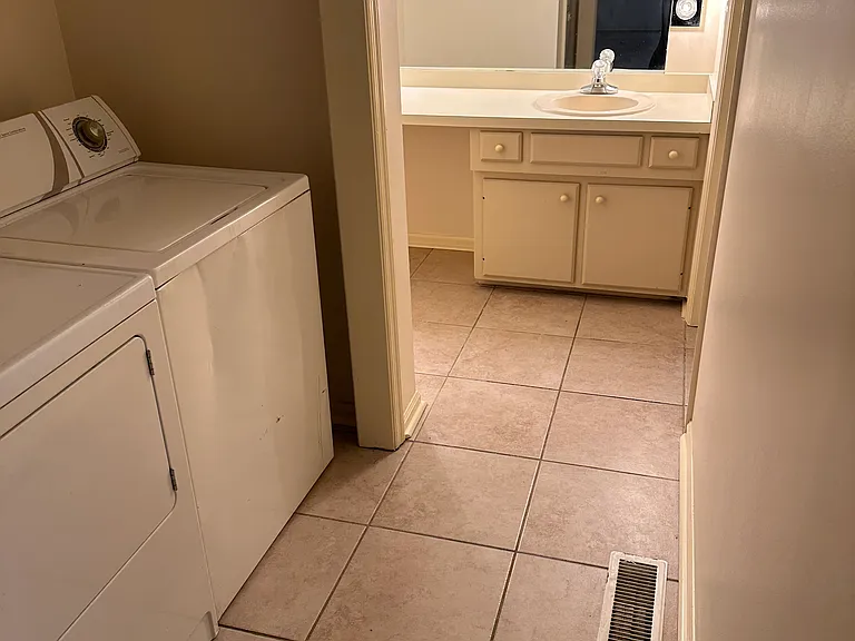 409 Harrodswood Rd #2 — Photo 8