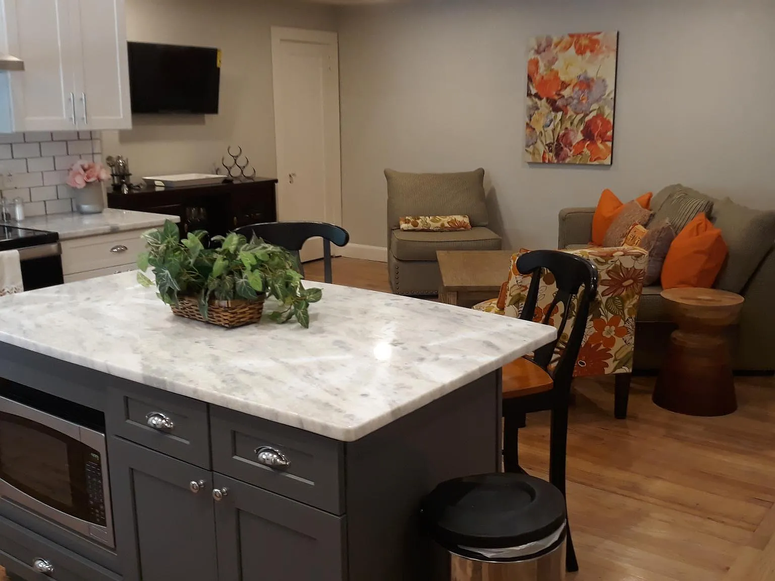 2 bed, 975 sqft, $2,350 — Photo 2