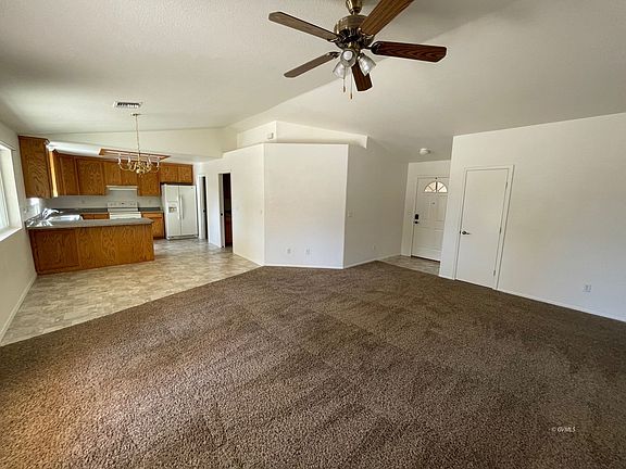 5th image of 546 S Heritage Cir