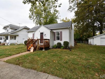 615 E Macoupin St, Staunton, IL, 62088