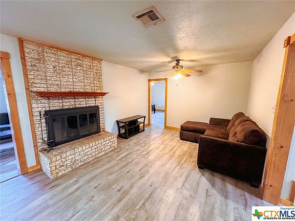 2nd image of 316 Gateway Cir
