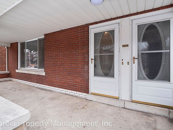 3rd image of 3662 Dover Pl #1F