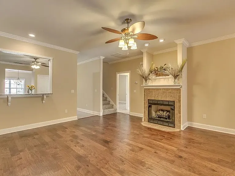 2208 Stanford Ct — Photo 6