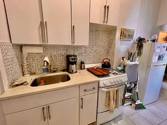 Rented by R New York | media 19