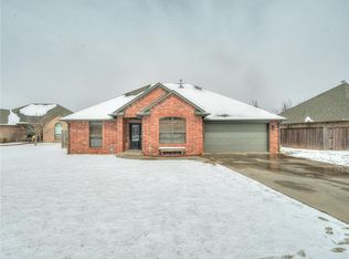 3308 Arizona Ave, Chickasha, OK 73018