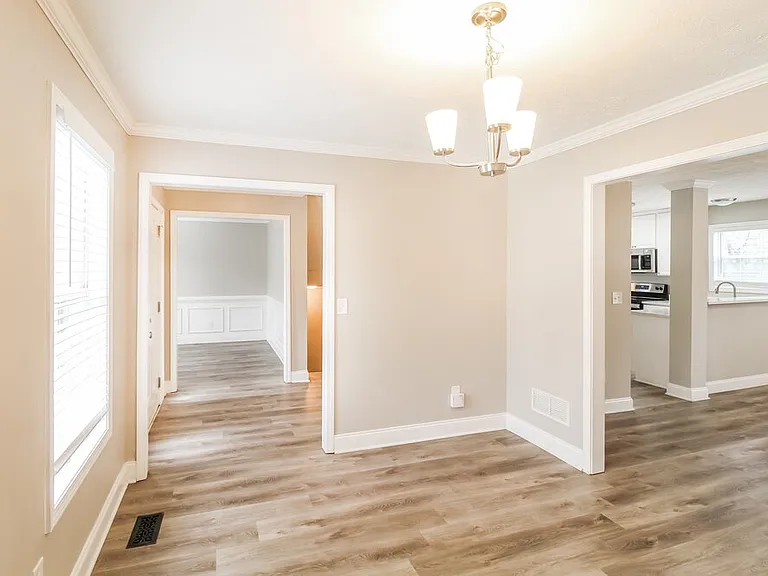 110 Rosewood Cir — Photo 8