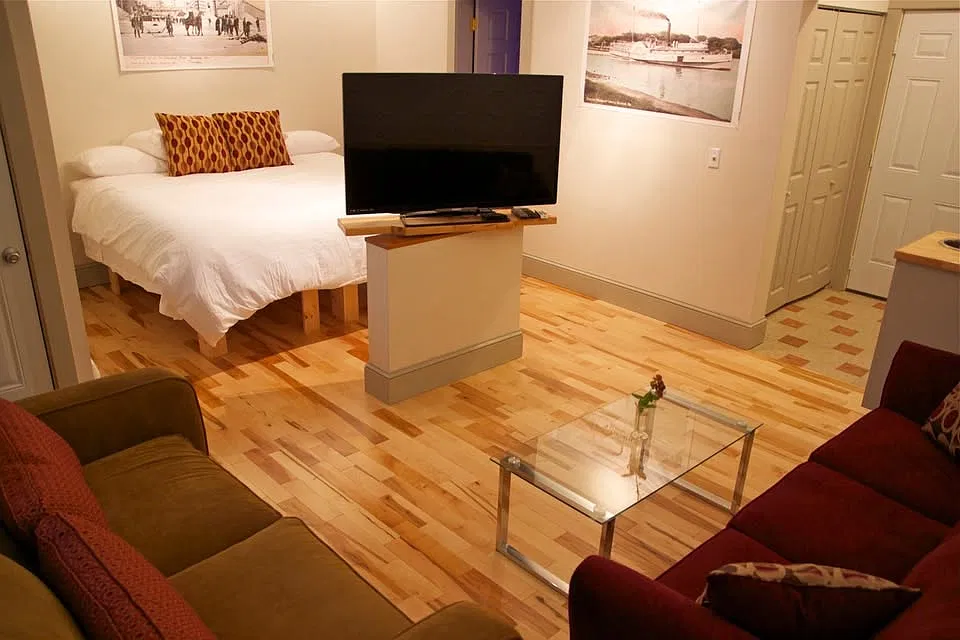 1 bed, 400 sqft, $1,350 — Photo 3