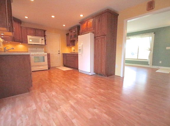 5th image of 3047 Willow Creek Dr SW