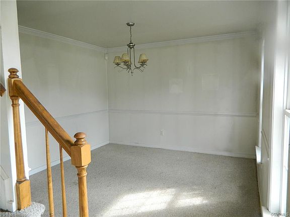 3rd image of 3207 Meadow Glen Ln