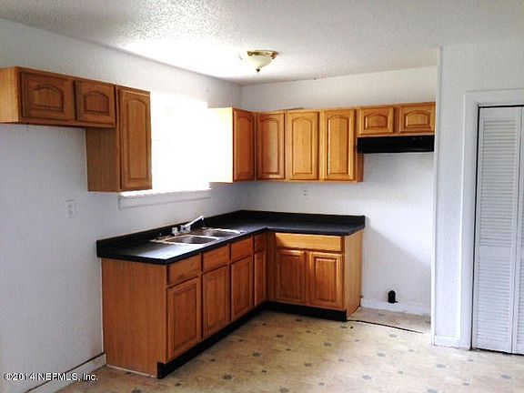 2nd image of 27 44TH Street W