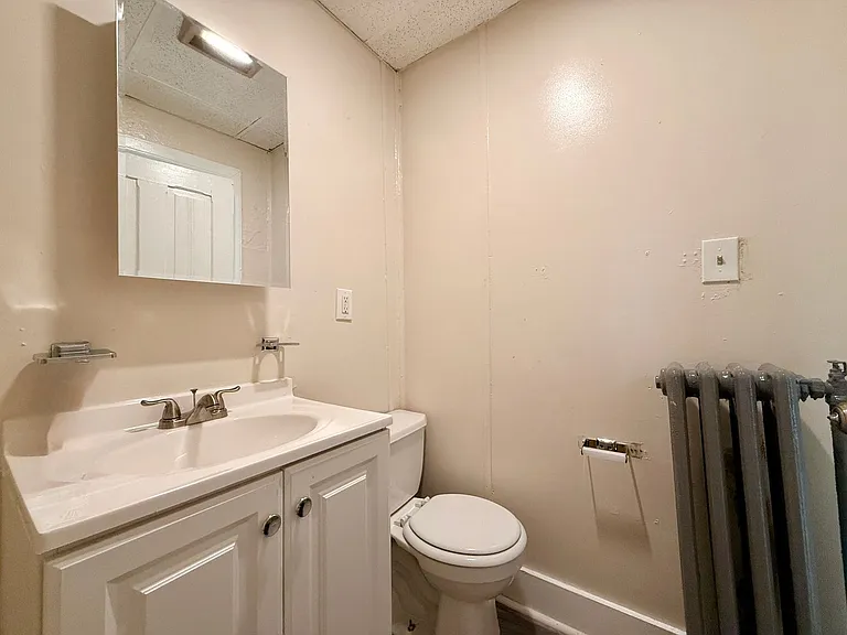 303 N Laurel St — Photo 28