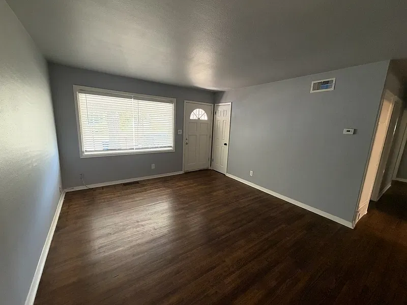 3 bed, 1.0 bath, $1,350 — Photo 2