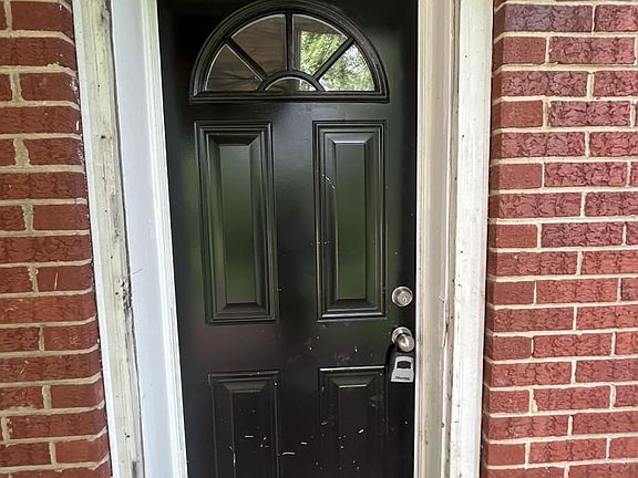 3rd image of 805 Hundley St #A