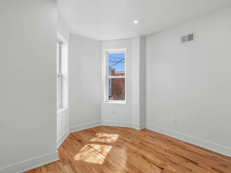 5118 Chancellor St — Photo 9