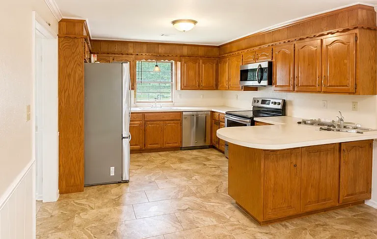 205 Fox Run Cir — Photo 8