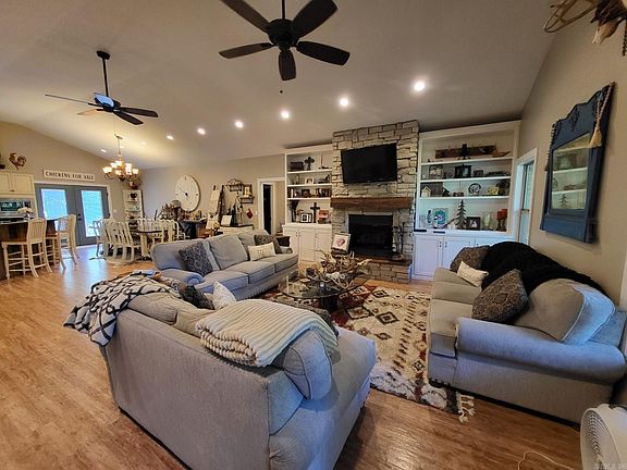 2nd image of 852 County Road 360