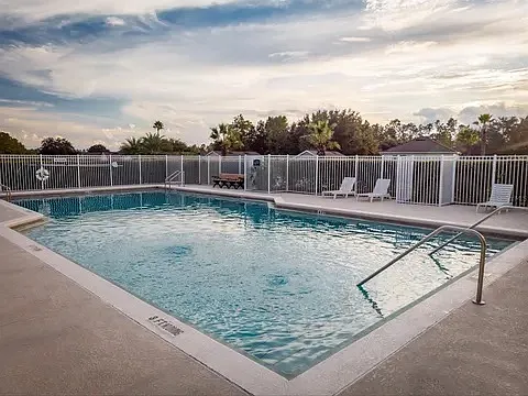 410 Oxford Dr — Photo 27