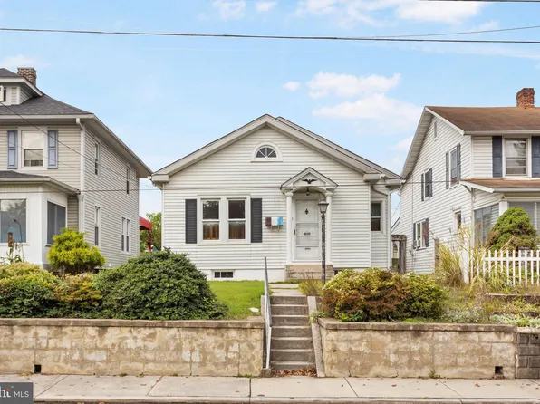 324 E Pleasant St, Hanover, PA 17331