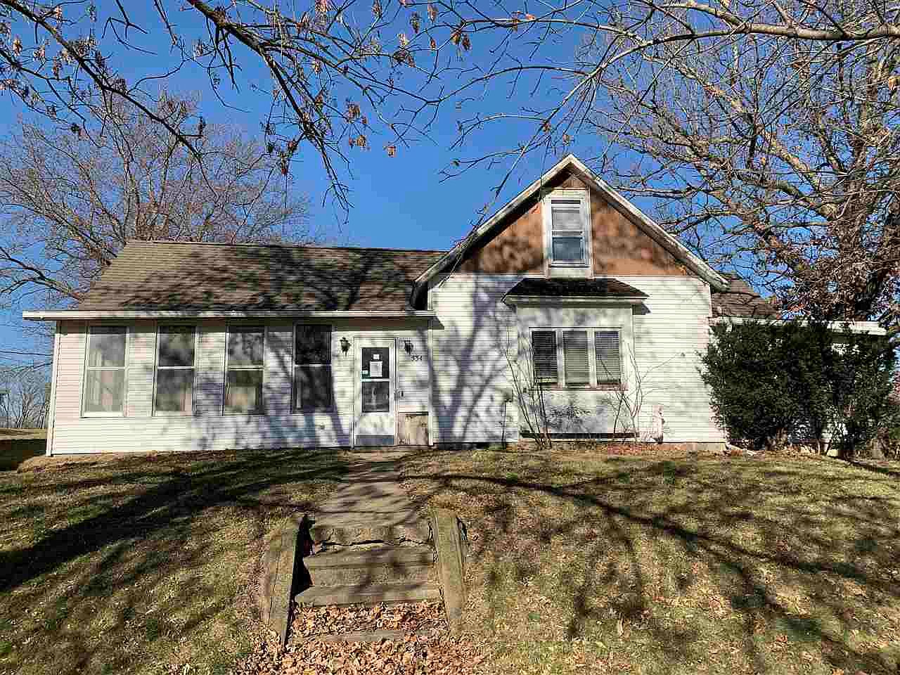 534 E Linn St, Coggon, IA 52218 Zillow