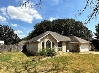 365 Chestnut Ln, Paris, TX 75462