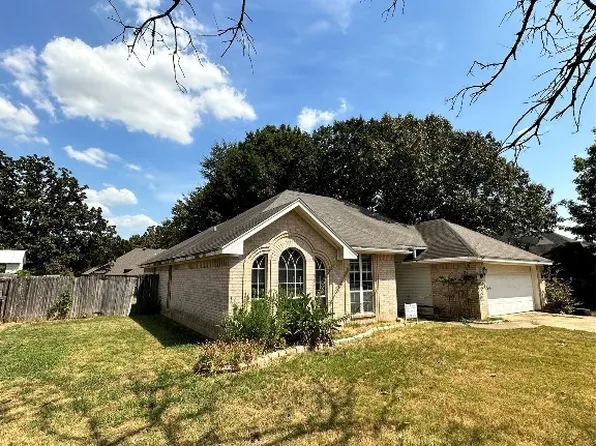 365 Chestnut Ln, Paris, TX 75462